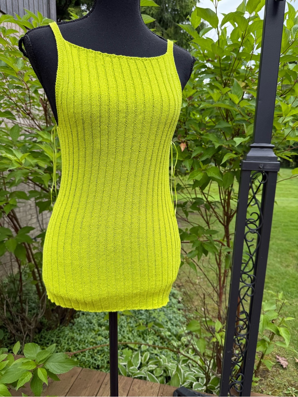 Bright Lime Ribbed Knit Tank Top - Women Zara size M new with tag + free gift .